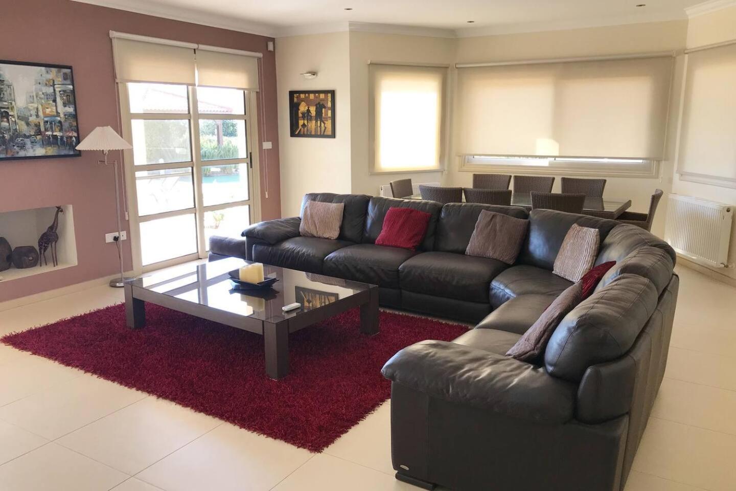 Orchard Blossom Private Villa With Pool Phrenaros 外观 照片