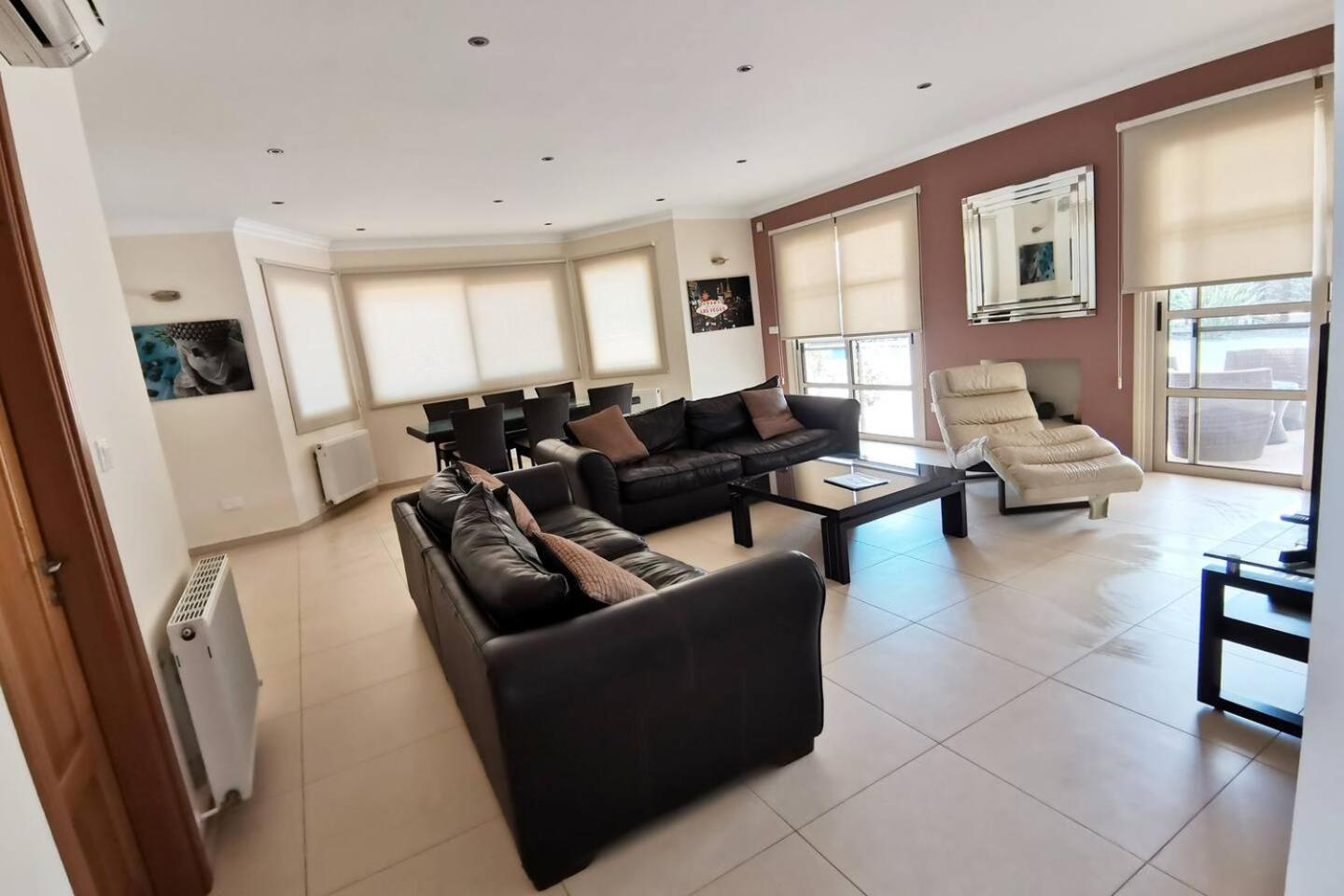 Orchard Blossom Private Villa With Pool Phrenaros 外观 照片