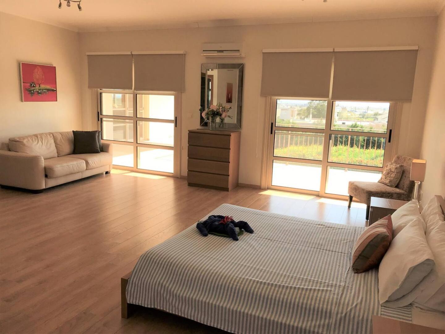 Orchard Blossom Private Villa With Pool Phrenaros 外观 照片