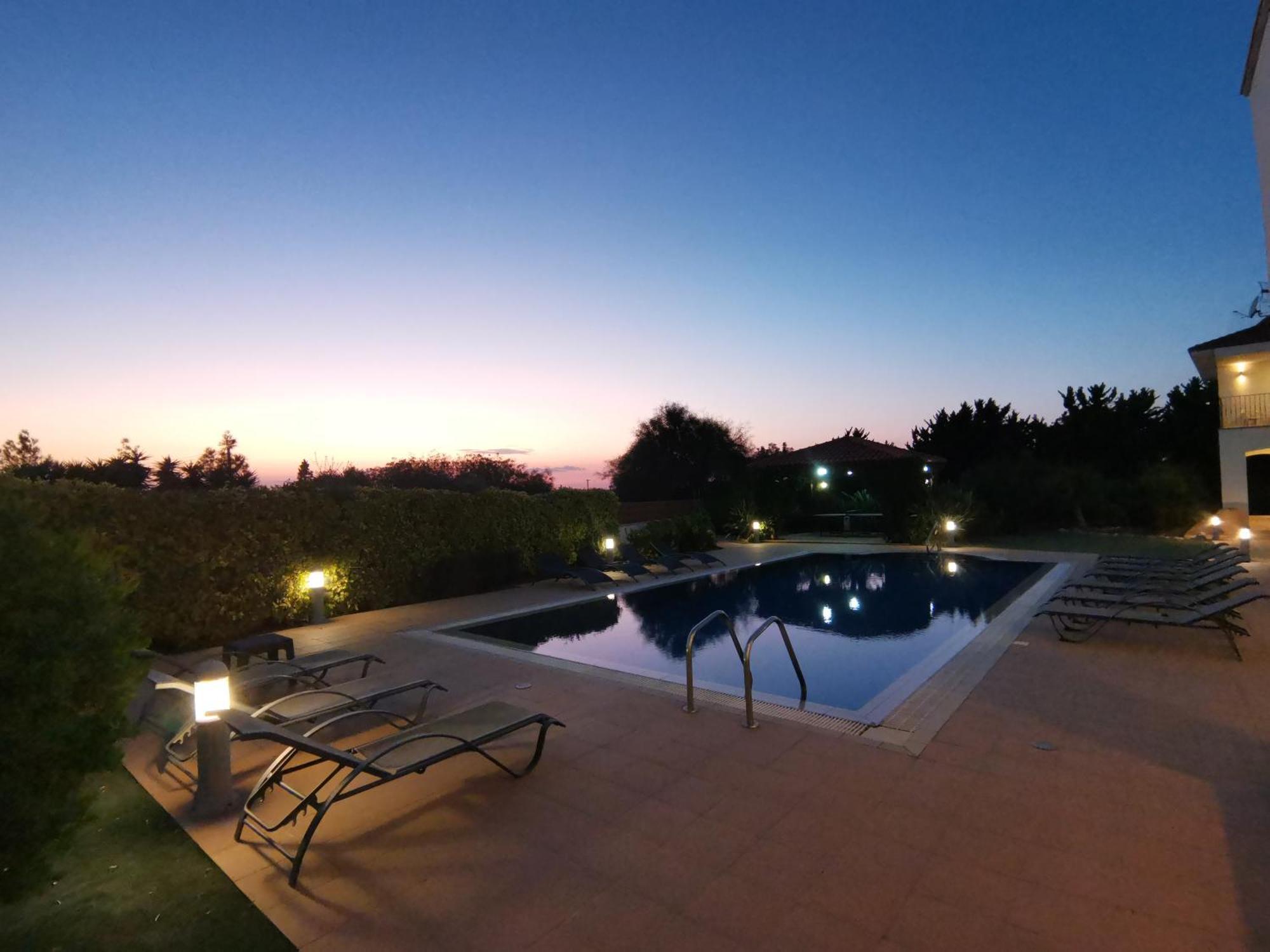 Orchard Blossom Private Villa With Pool Phrenaros 外观 照片
