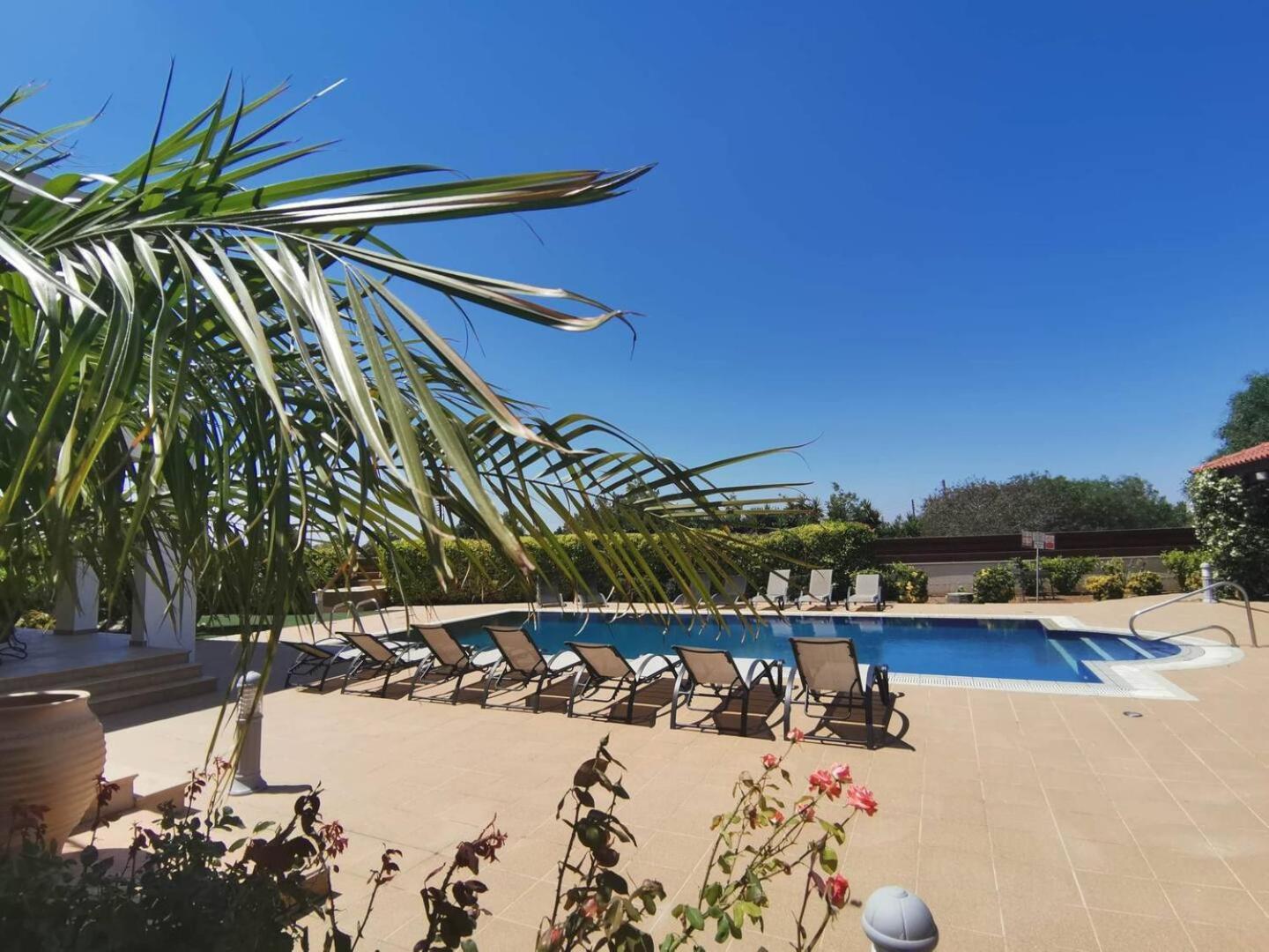 Orchard Blossom Private Villa With Pool Phrenaros 外观 照片
