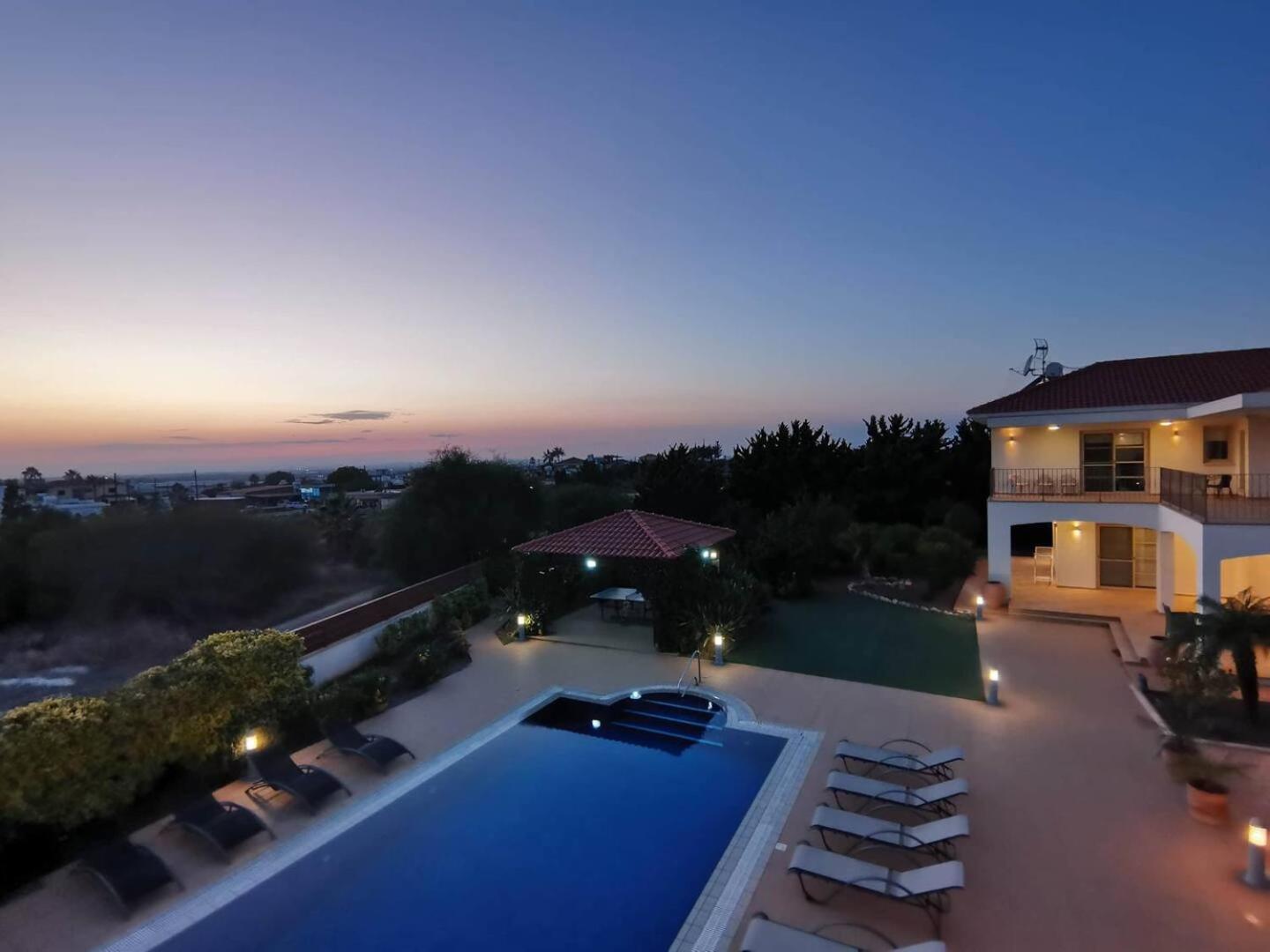 Orchard Blossom Private Villa With Pool Phrenaros 外观 照片