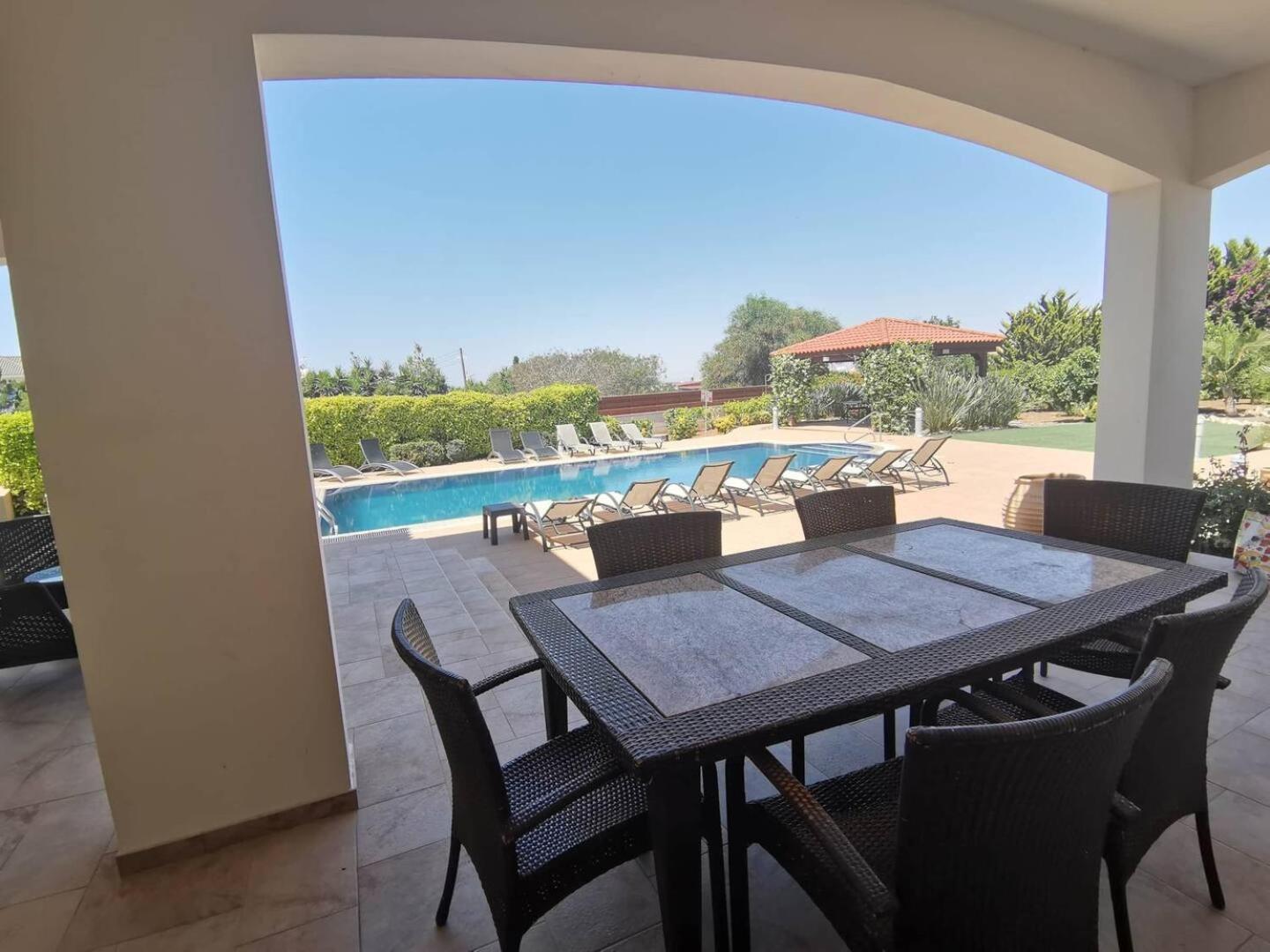 Orchard Blossom Private Villa With Pool Phrenaros 外观 照片