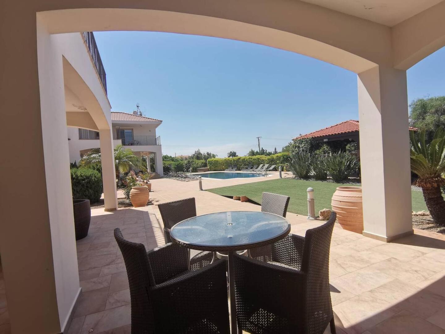 Orchard Blossom Private Villa With Pool Phrenaros 外观 照片