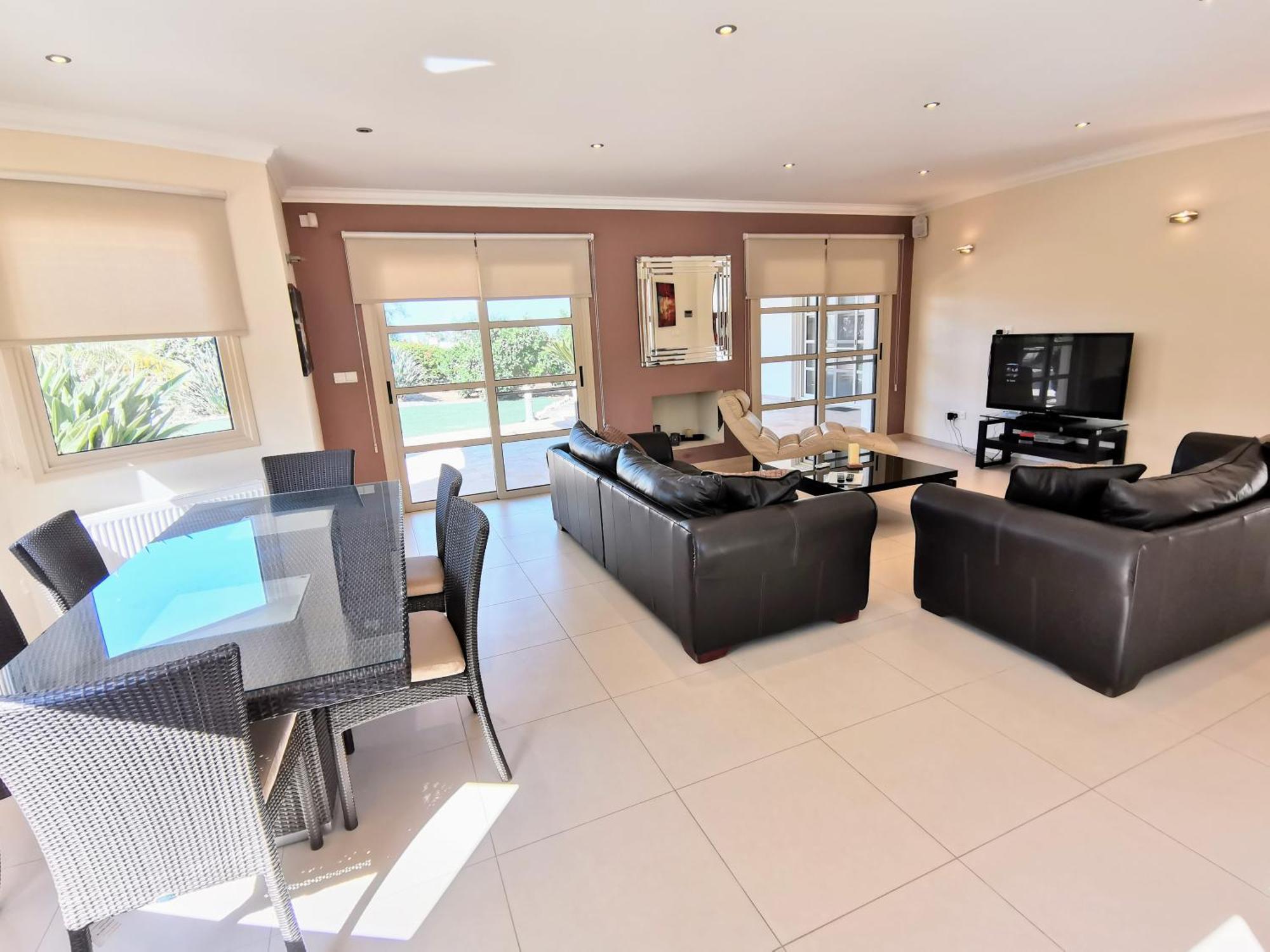 Orchard Blossom Private Villa With Pool Phrenaros 外观 照片