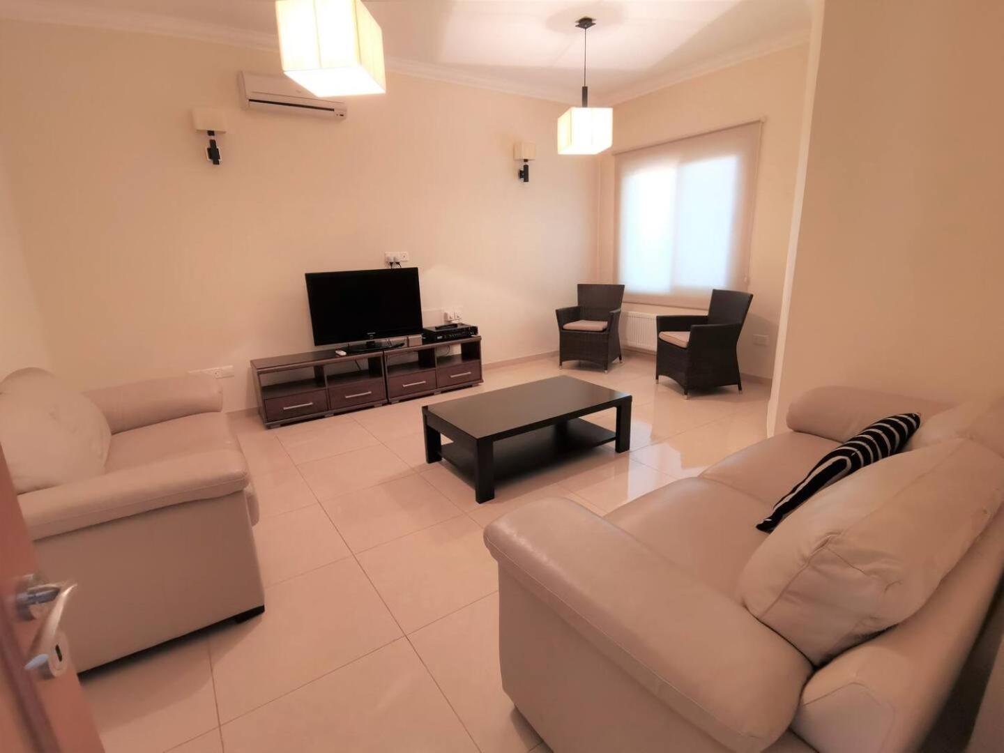 Orchard Blossom Private Villa With Pool Phrenaros 外观 照片